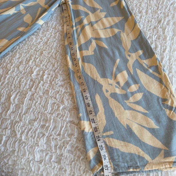 Sienna Sky Two Piece Set Blue Cream Wide Leg Pants Crop Tank Medium - Picture 4 of 9